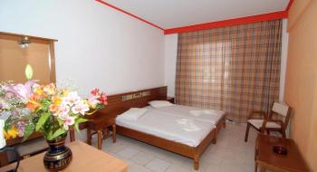 Aparthotel Iris 4