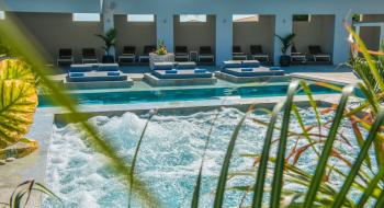 Hotel Matheo Villas En Suites 4