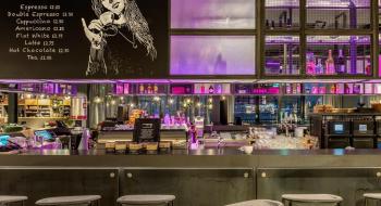 Hotel Moxy London Heathrow Airport 2