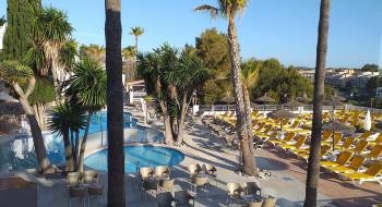 Aparthotel Flipflop Cala Mandia 2