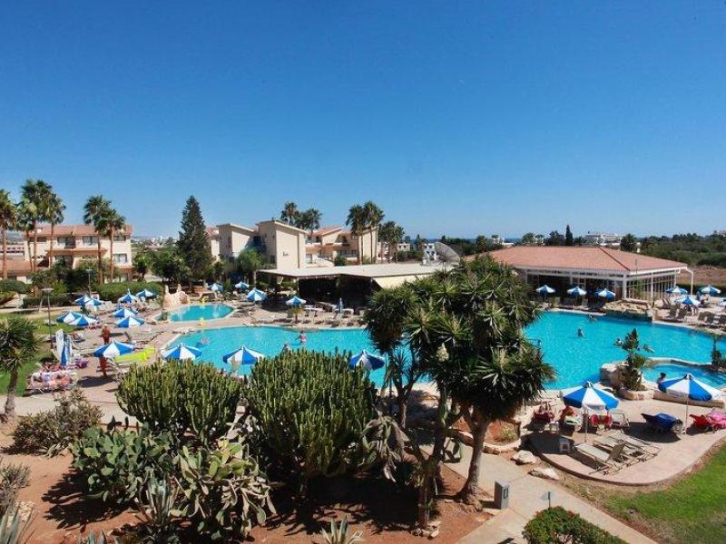 Resort The Makronisos Holiday Village