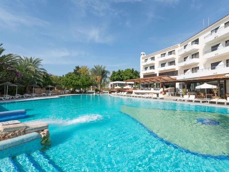 Aparthotel Paphos Gardens Holiday Resort 1