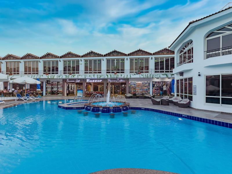 Hotel Minamark Beach Resort 1