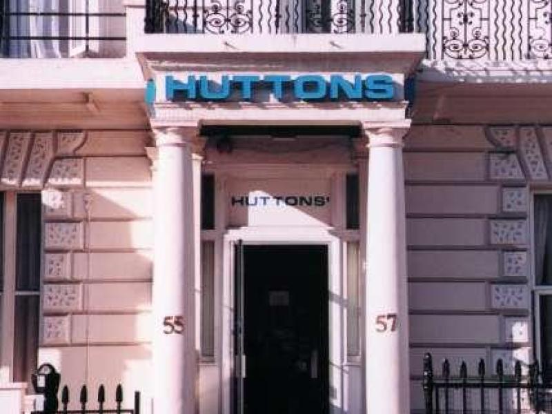 Hotel OYO Huttons