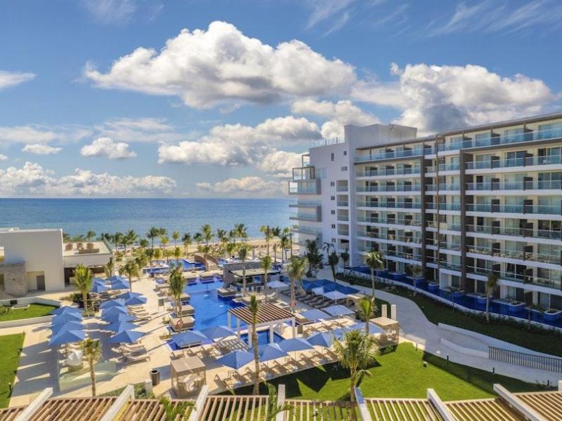 Hotel Royalton Splash Riviera Cancun 1