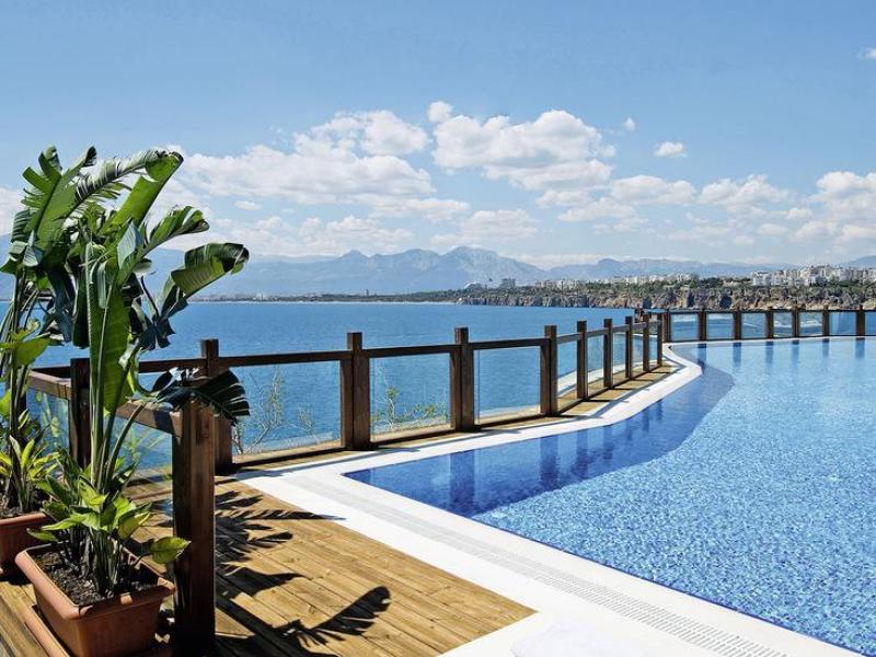 Hotel Ramada by Wyndham Plaza Antalya